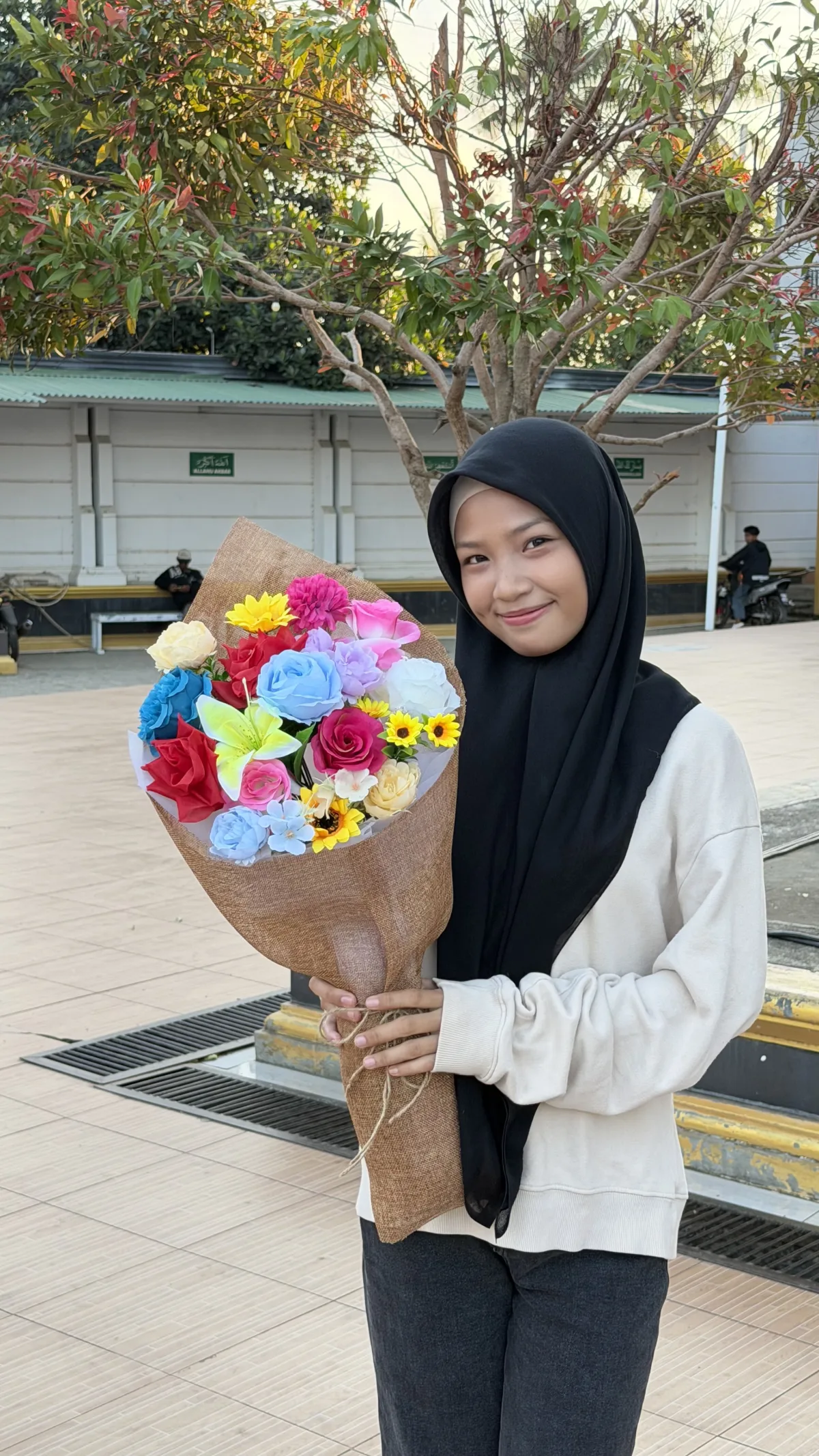 Thumbelina Bouquet – Original Brown (Large)